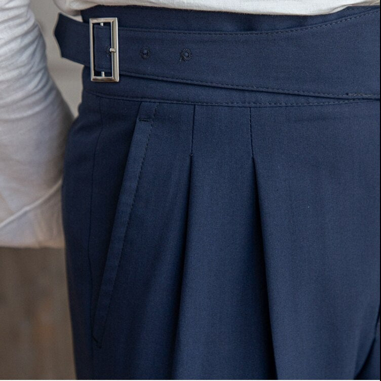 Pantaloni da uomo a vita alta – Vestibilità sartoriale – Davanti plissettato – Fibbia laterale regolabile