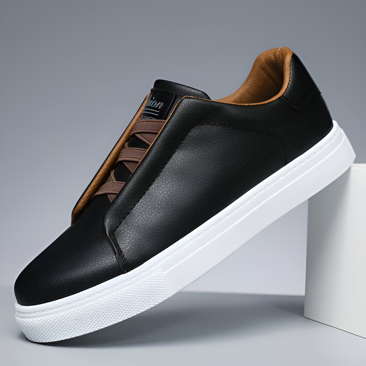 Timeless classic leather sneaker for men