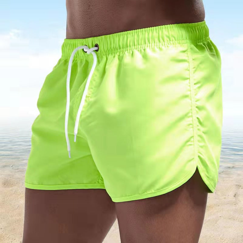 Comodi pantaloncini da bagno da uomo per giornate di relax in spiaggia